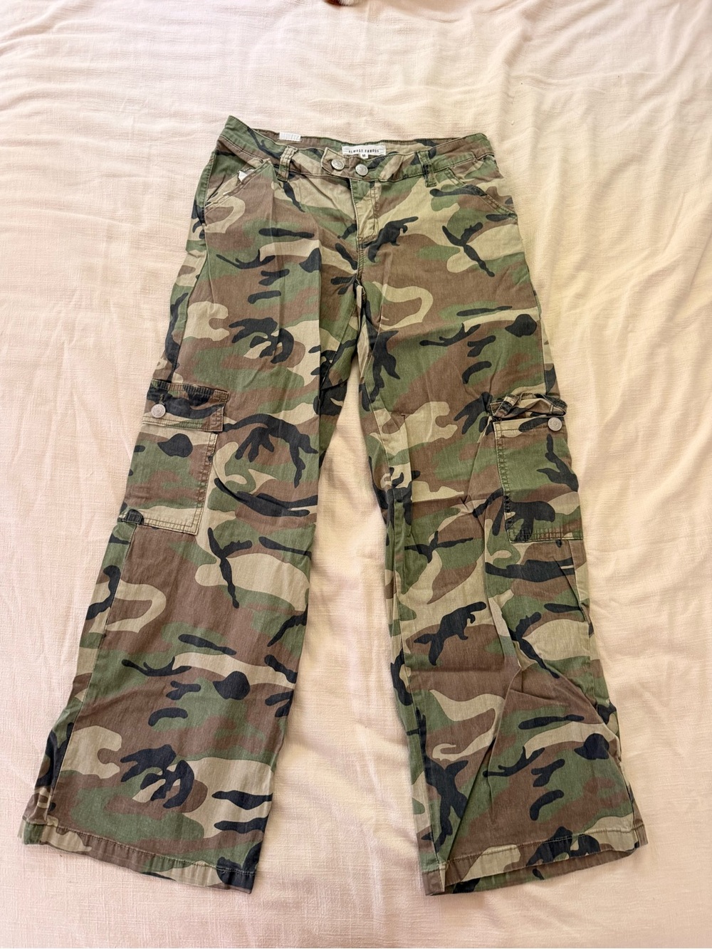 Almost Famous Women's low rise Camo Cargo Pants